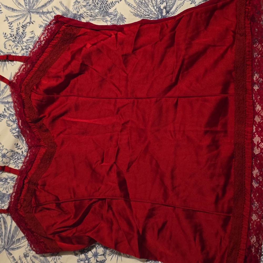 BNNU White House Black Market Cami